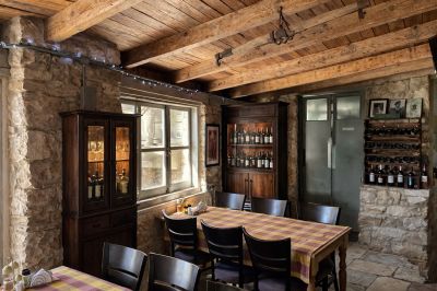 Indulge in Mouthwatering Souvla at Hazelis in Tala